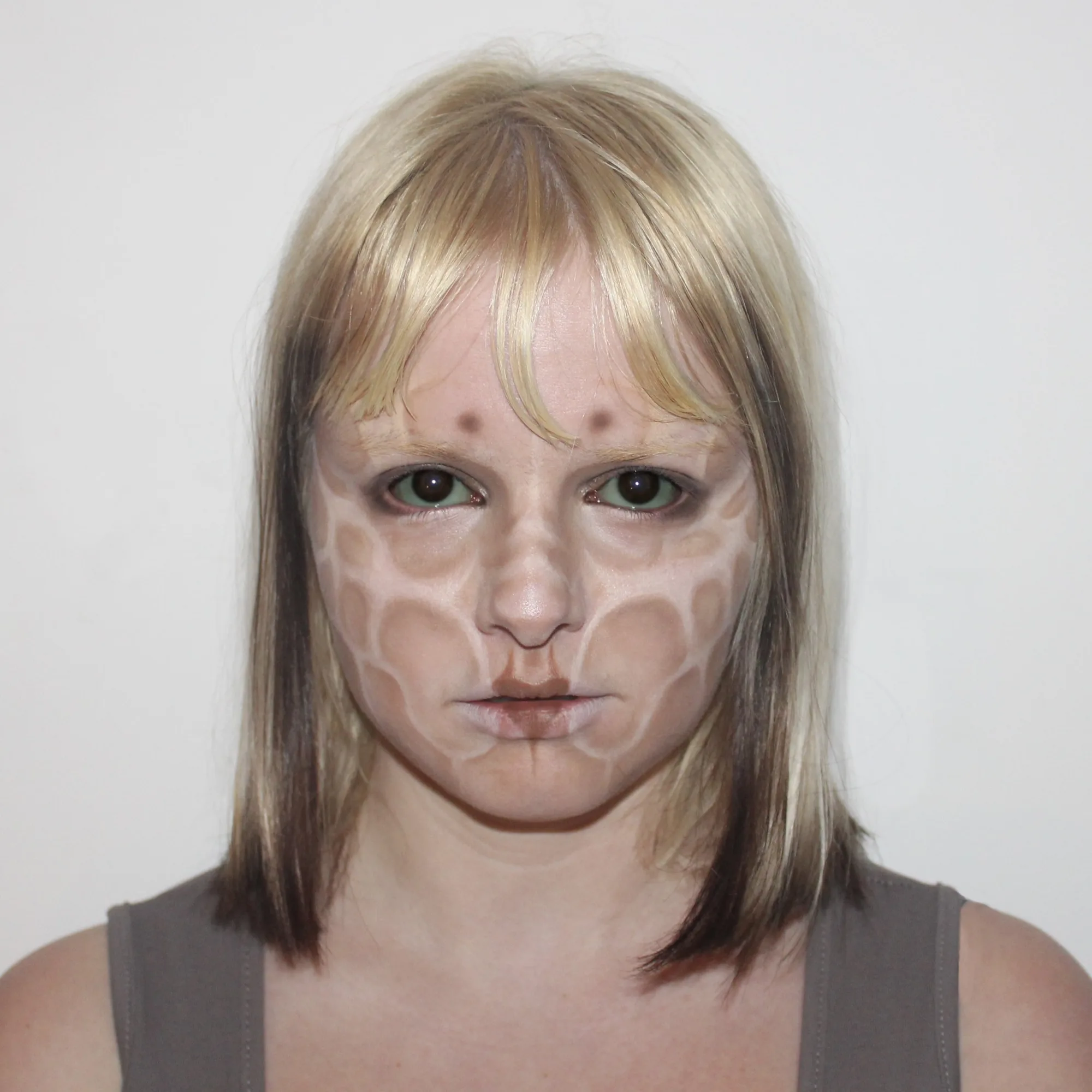 Alien editorial makeup