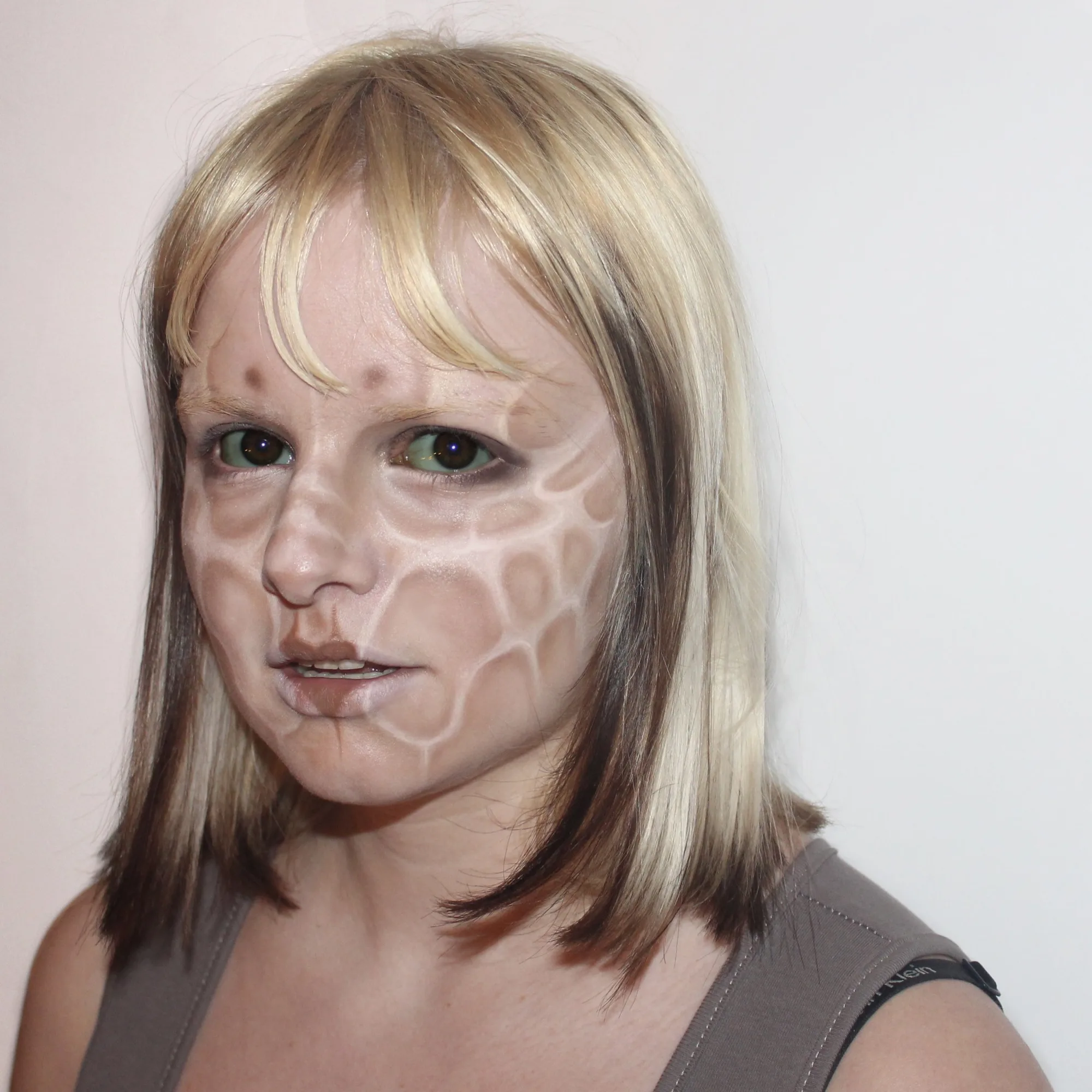 Alien editorial makeup detail