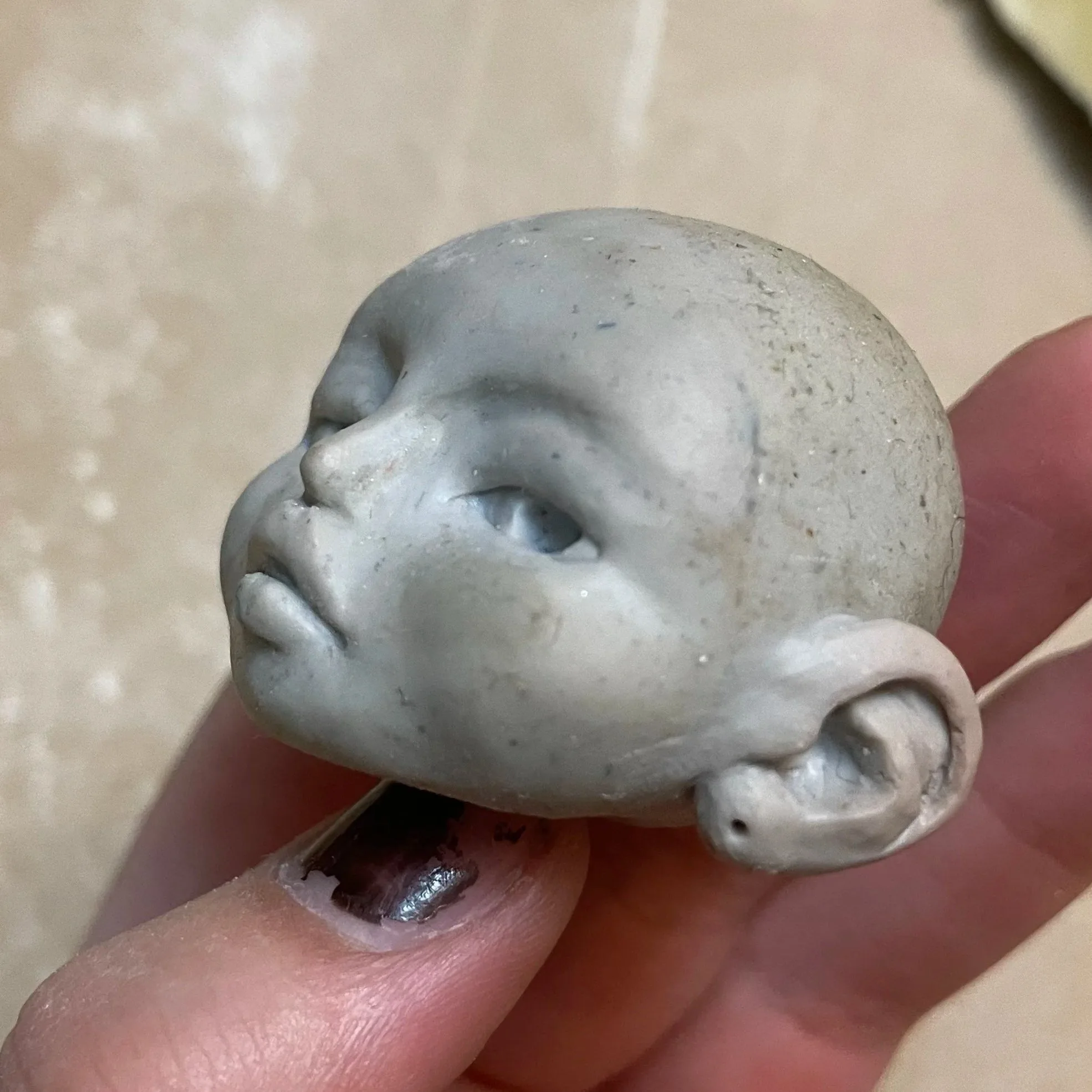 Figurine face sculpt